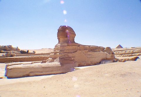 sphinx_in_desert